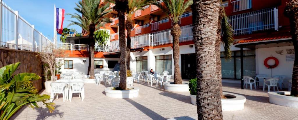 Hotel Cabana Бенидорм Екстериор снимка